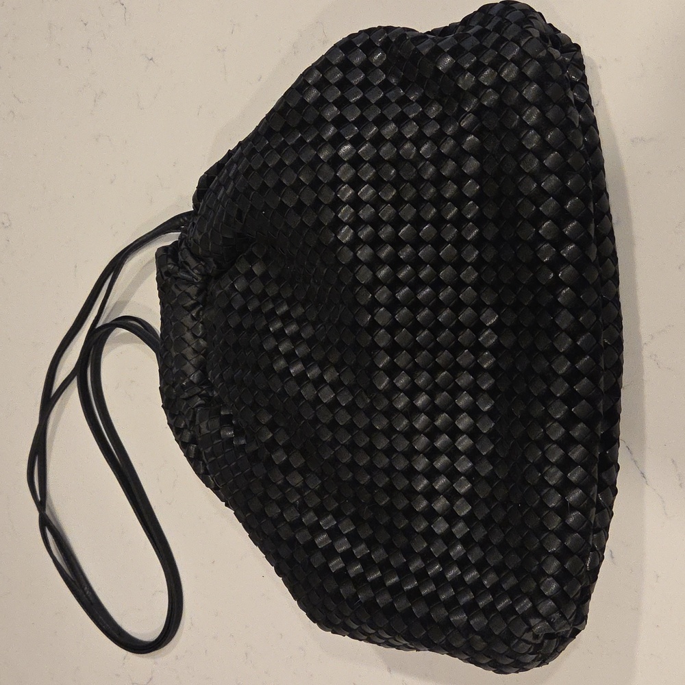 Elegant vintage Black Women's Bag Leather/suede Weave Super Cute!